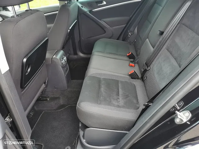 VW Tiguan 2.0 TDi Sport BlueMotion - 24