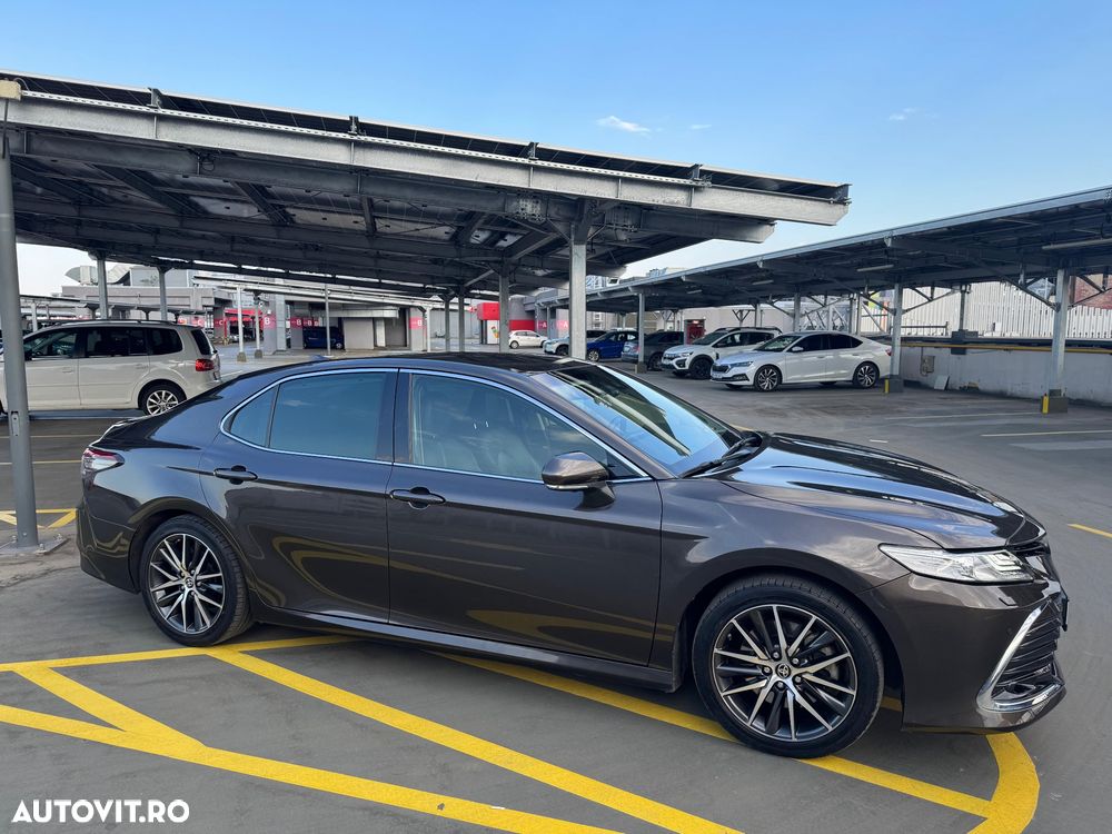 Toyota Camry 2.5 Exclusive - 9