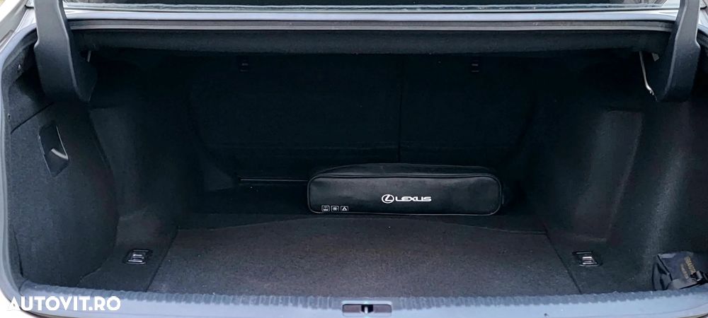 Lexus Seria IS 300h BusinessEdition - 21