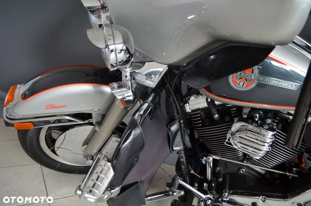 Harley-Davidson FLHT Electra Glide Standard - 24