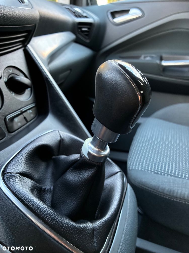 Ford Grand C-MAX - 22