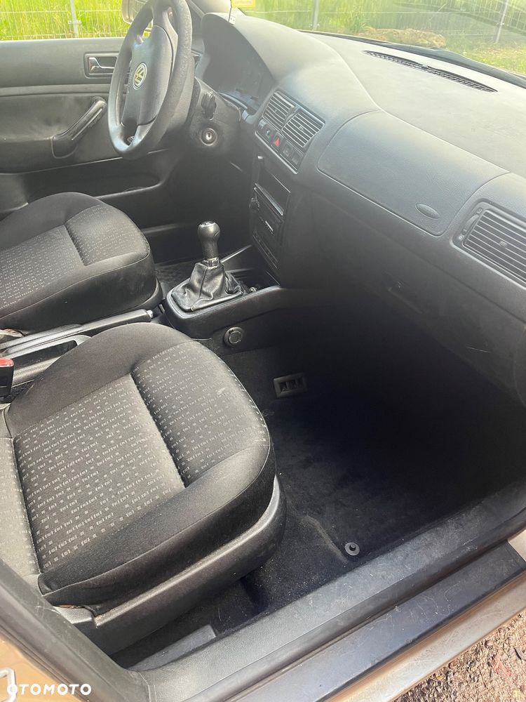 Volkswagen Golf - 17