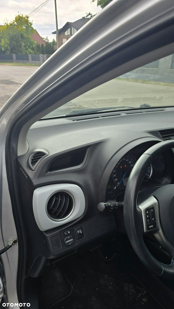 Toyota Yaris - 11