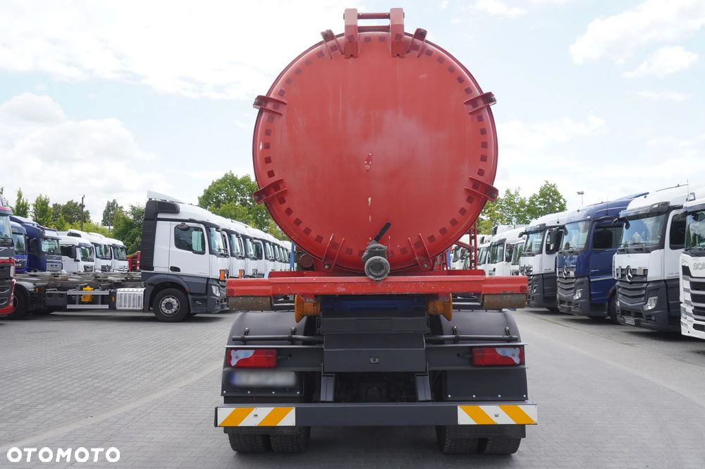 MAN TGS 35.400 8×4 E5 / Hakowiec HYVA LIFT 32.56 SE / Beczka Asenizacyjna 13000 l - 7