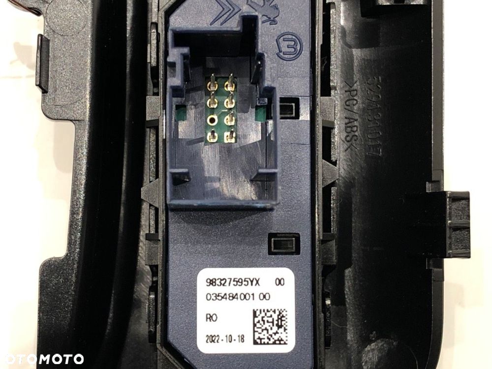 LISTWY DEKOR  OPEL CORSA F 2019 - 2022 1.2 (68) 55 kW [75 KM] benzyna 2019 - 2022 39181175 39176084 - 5