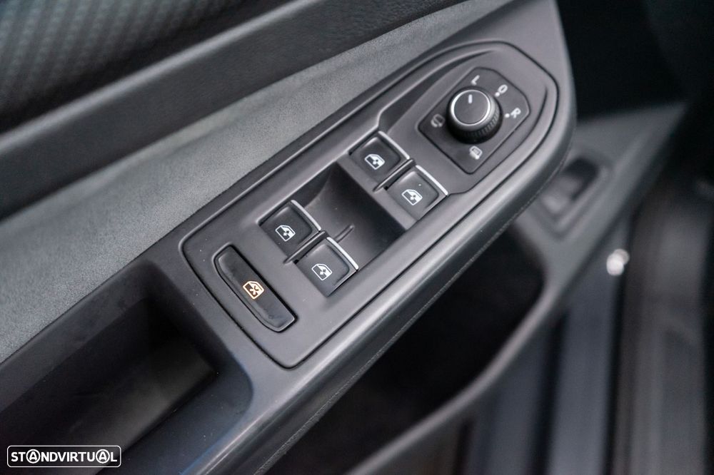 VW Golf Variant 2.0 TDi R-Line DSG - 25