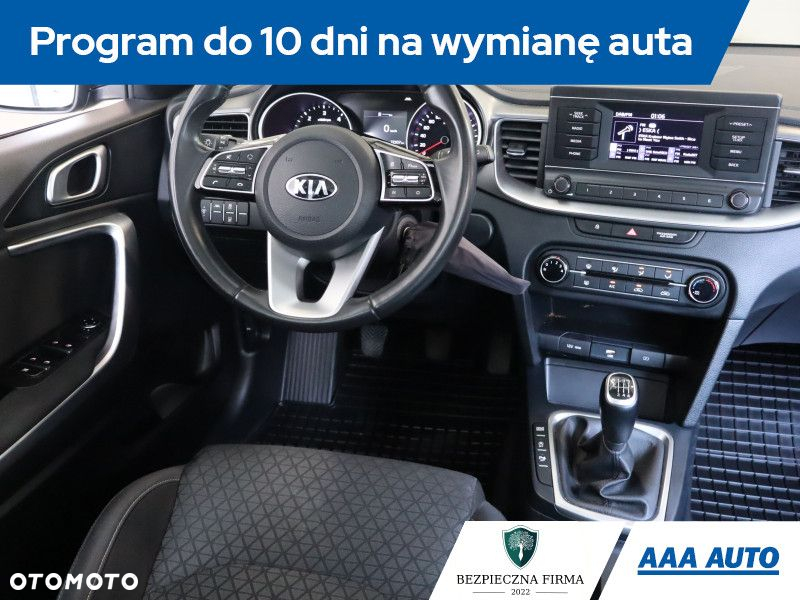 Kia Ceed - 8