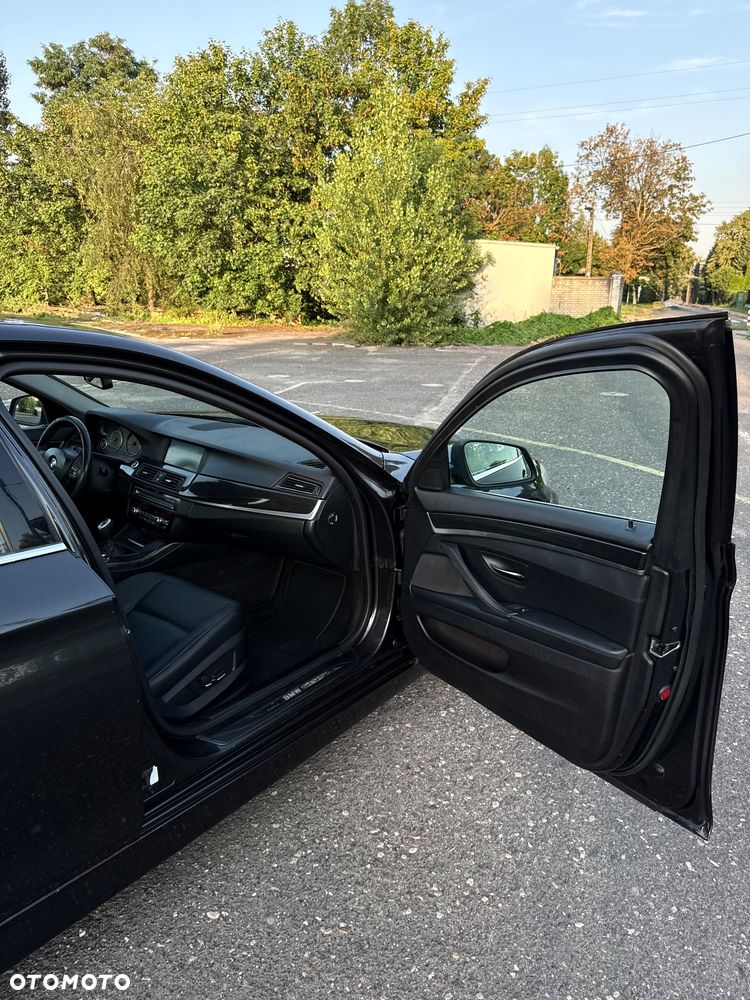 BMW Seria 5 525d - 20