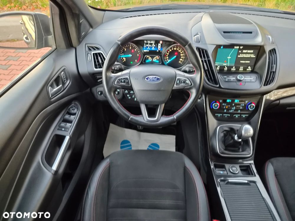 Ford Kuga 2.0 TDCi 4x4 ST-Line - 19