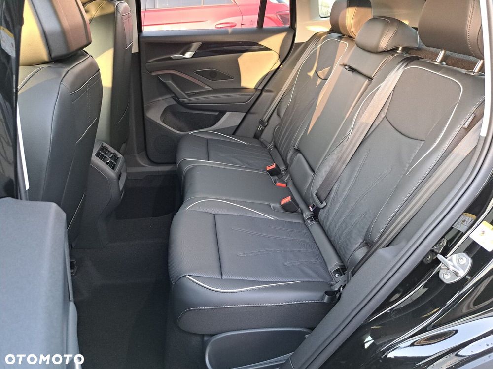 Volkswagen Tiguan - 11