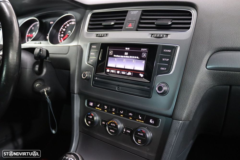 VW Golf 1.6 TDI 4Motion BlueMotion Lounge - 6