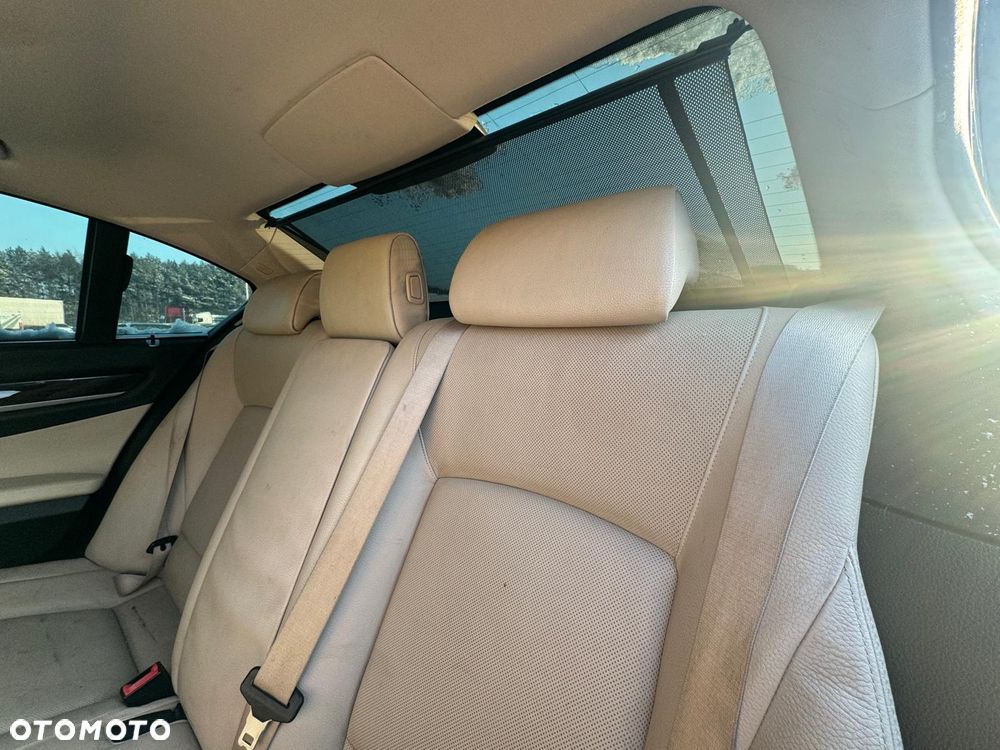 BMW Seria 7 - 11