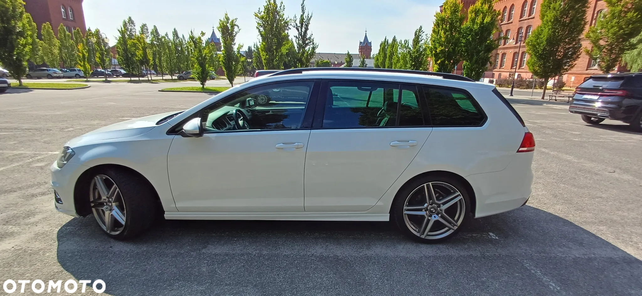 Volkswagen Golf - 22