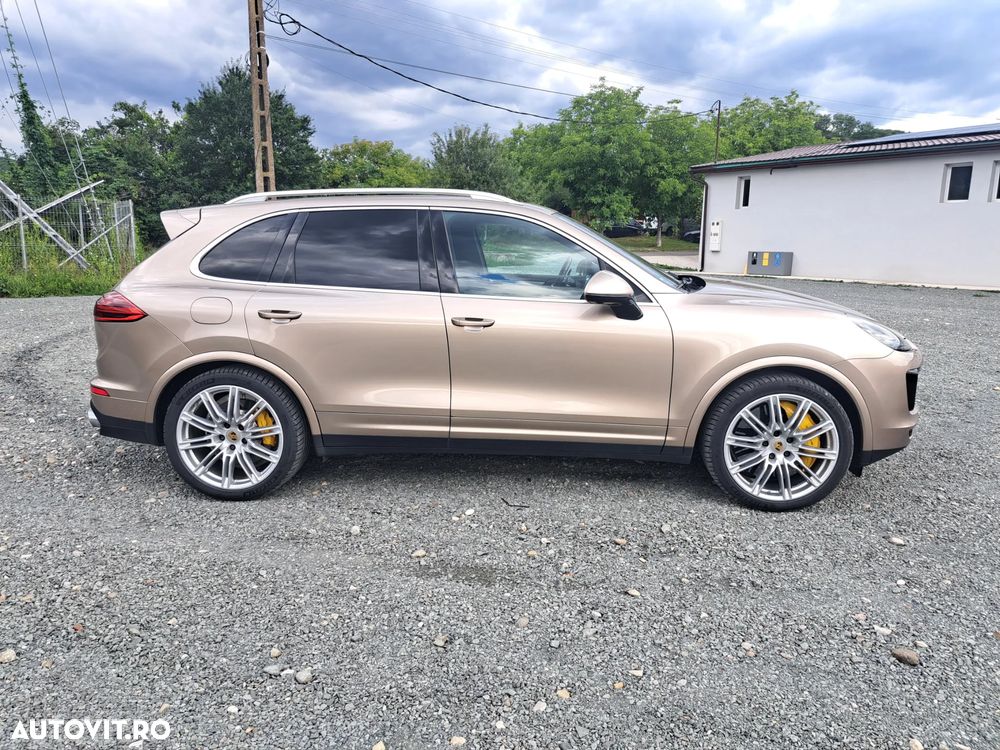 Porsche Cayenne Turbo S Tiptronic S - 8
