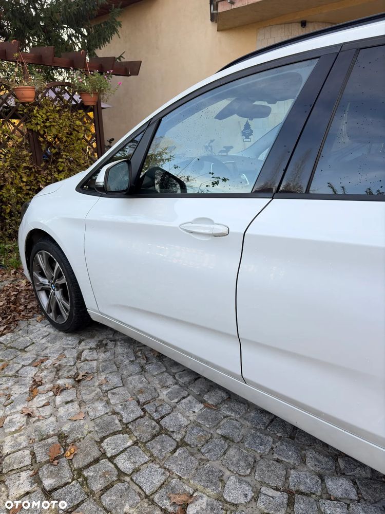 BMW Seria 2 218i - 5