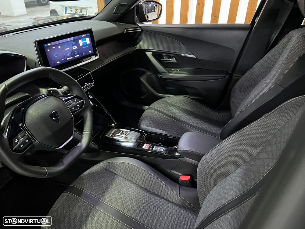 Peugeot 2008 1.2 Hybrid Allure e-DCS6 - 20