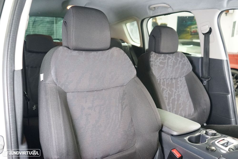 Peugeot 3008 1.6 HDi Allure - 36