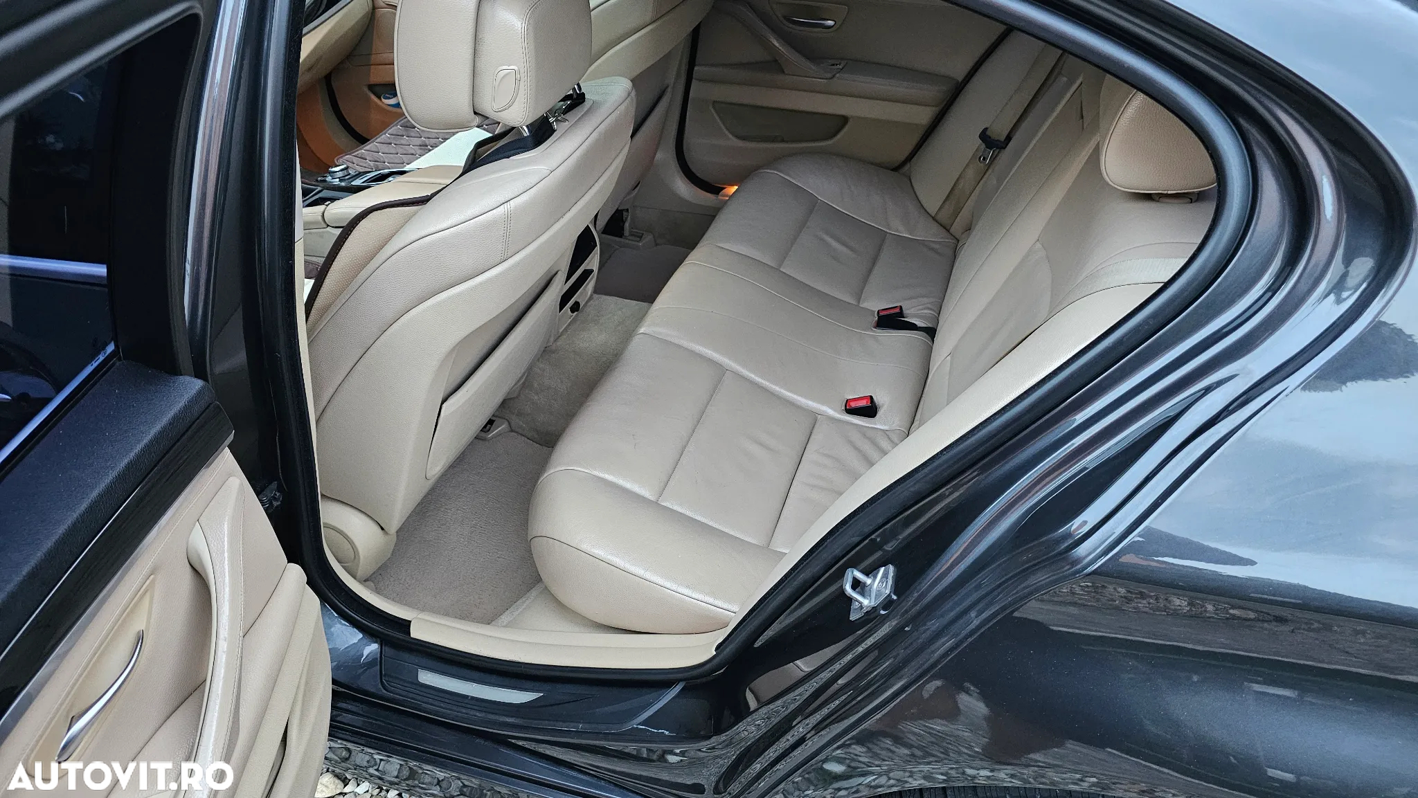 BMW Seria 5 520d - 12