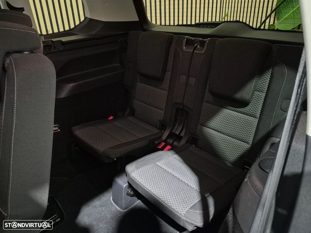 VW Touran 1.6 TDI Highline DSG - 12