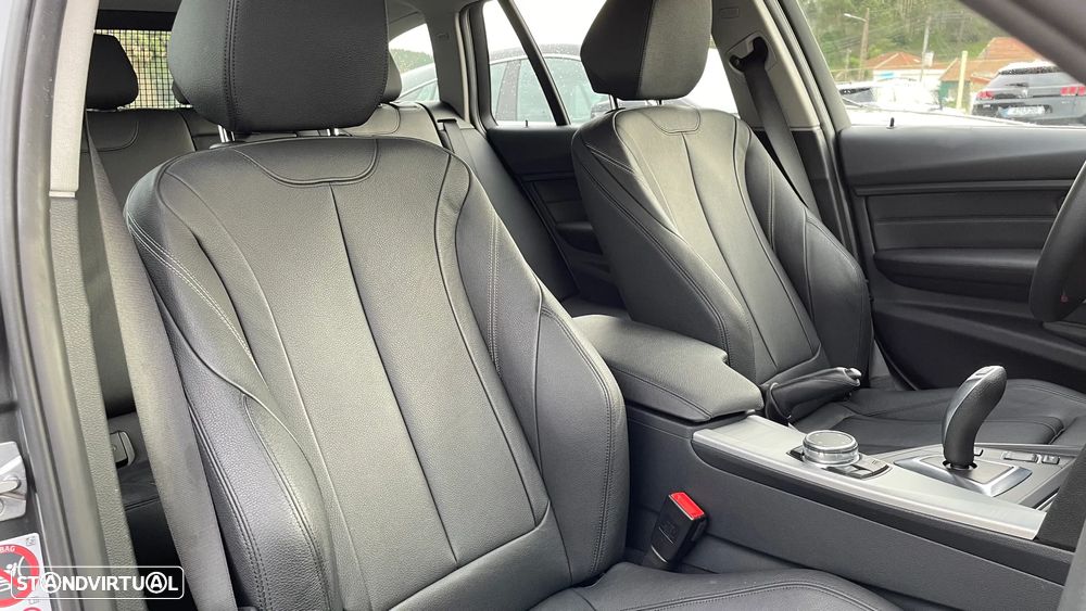 BMW 320 d Auto Line Sport - 13