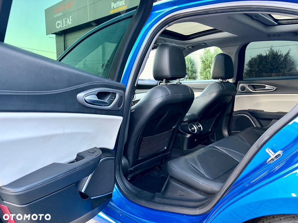 Alfa Romeo Giulia 2.0 Turbo 16V AT8 Veloce - 22