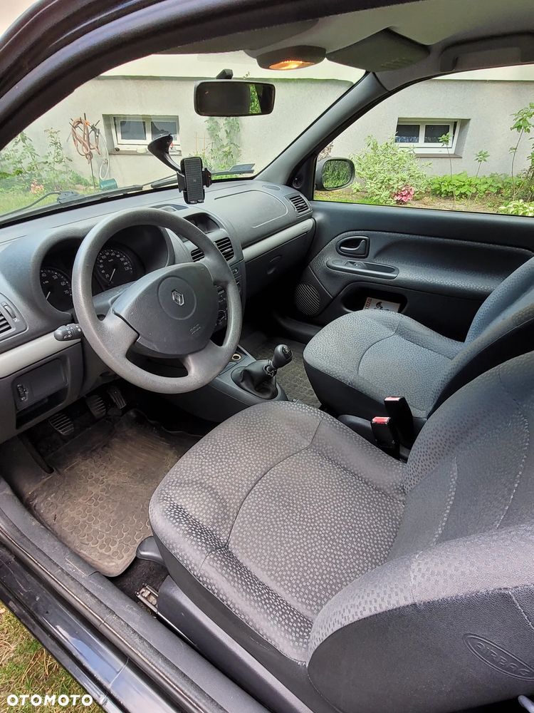 Renault Clio 1.2 16V Campus - 22