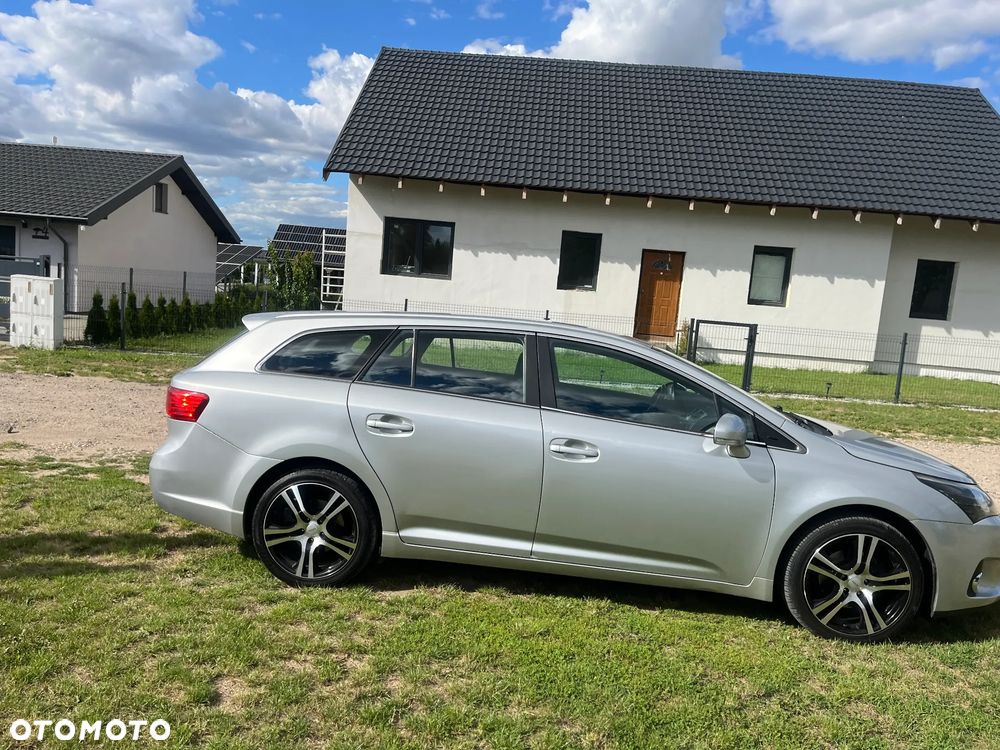Toyota Avensis 1.8 Sol EU5 - 10