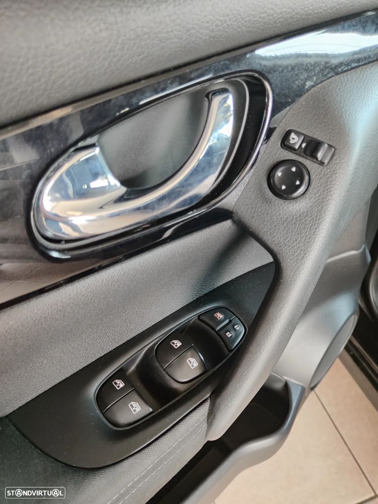 Nissan Qashqai 1.5 dCi N-Connecta RS+PS - 22