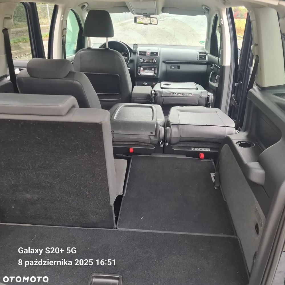 Volkswagen Touran 2.0 TDI DPF Highline - 28