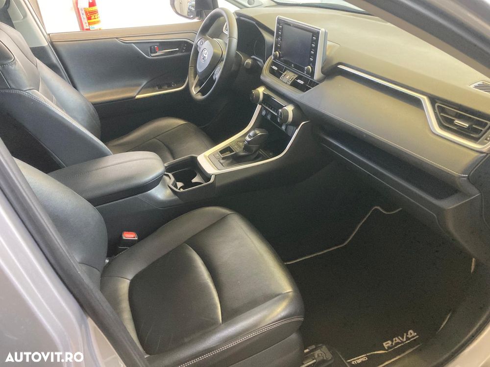 Toyota RAV4 - 9