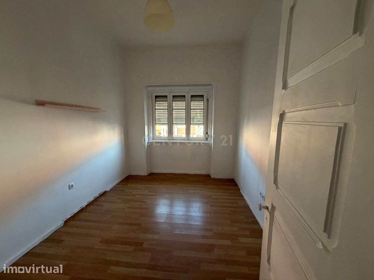 Prédio com três fracções - Venda de 50% - Lavradio, Barreiro - Grande imagem: 5/19