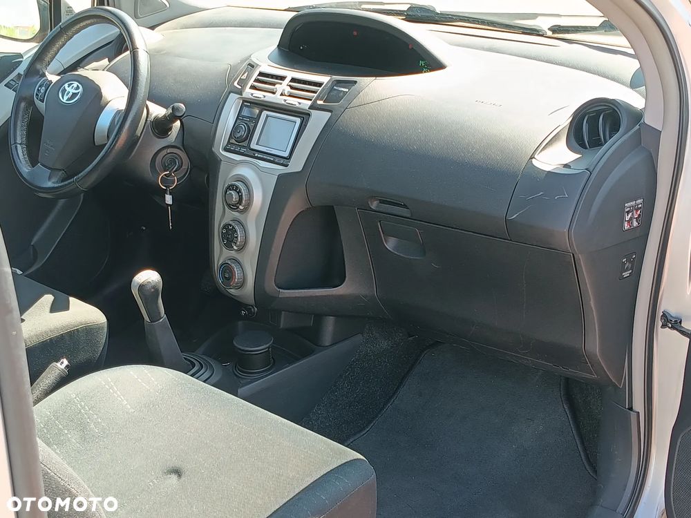 Toyota Yaris 1.3 VVT-i Travel - 12
