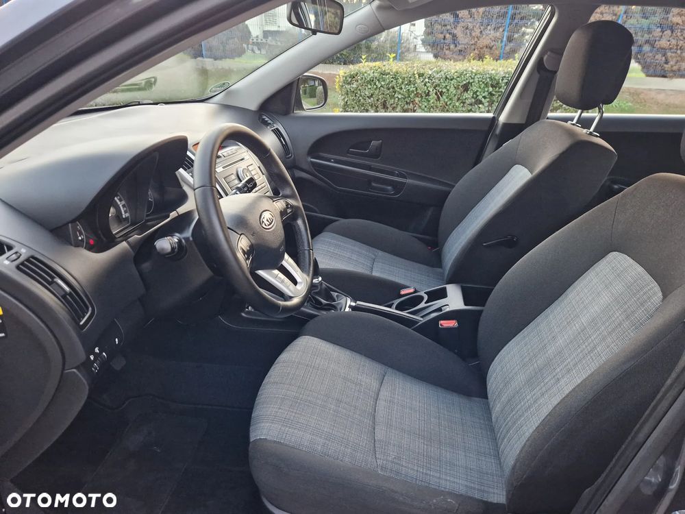Kia Ceed - 23