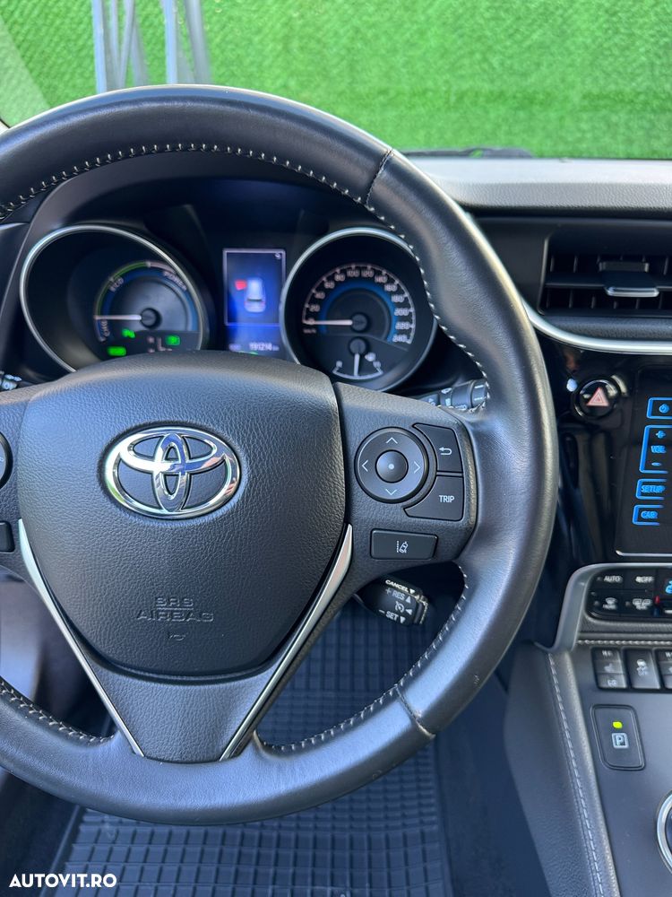Toyota Auris 1.8 L VVT-i Hybrid Sol + - 22
