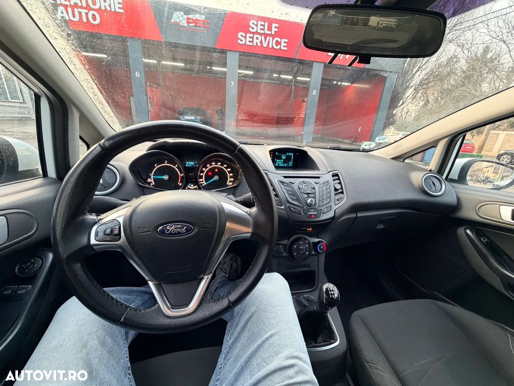 Ford Fiesta - 10