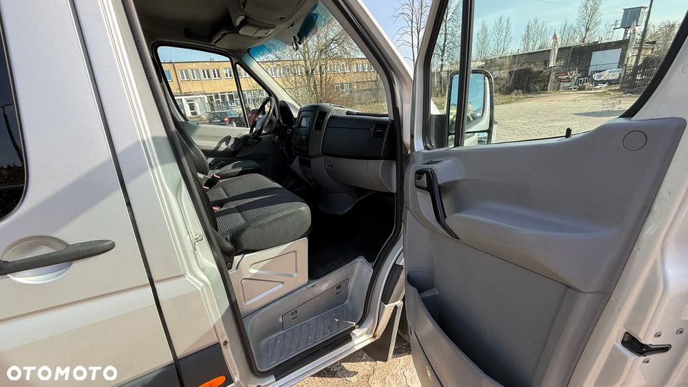 Mercedes-Benz Sprinter - 11