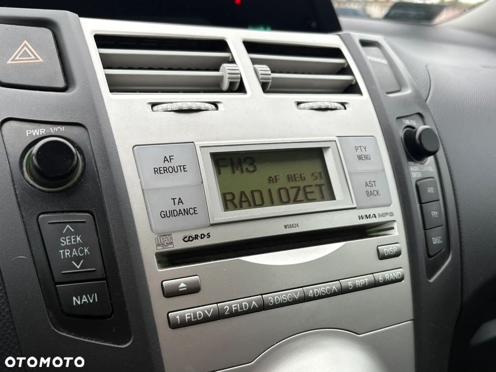 Toyota Yaris 1.3 Sol MM - 16