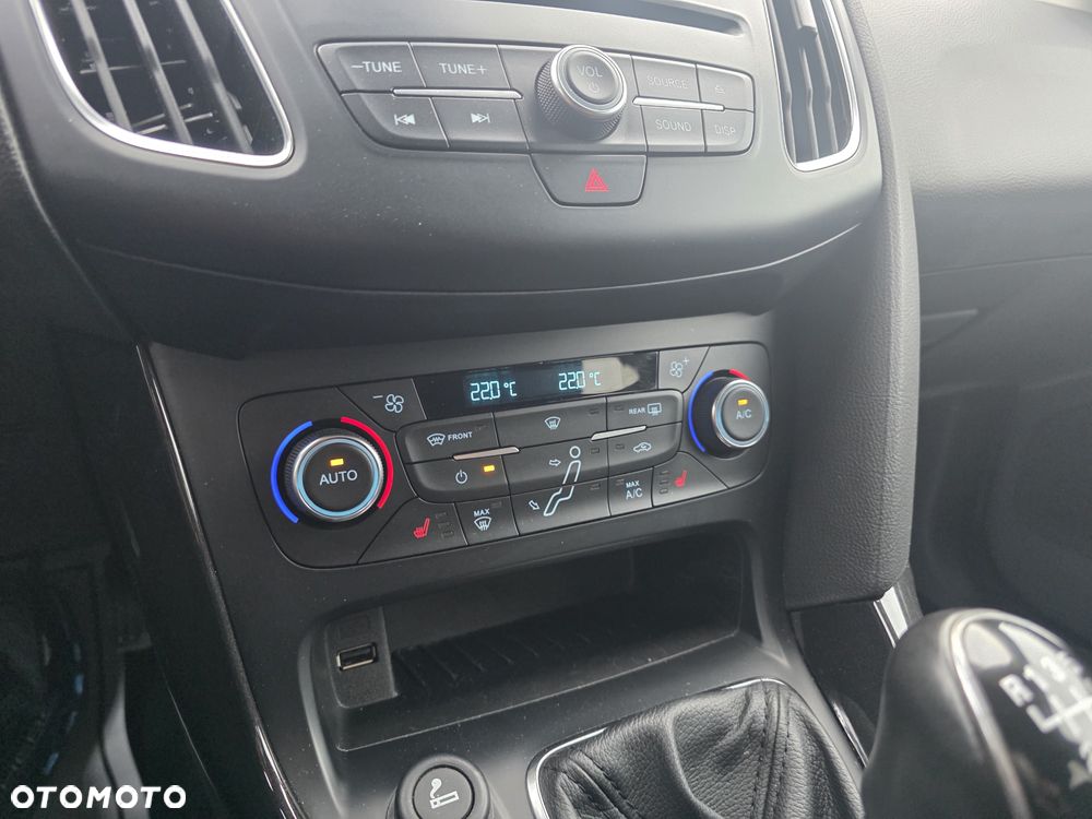 Ford Focus 1.0 EcoBoost STart-Stopp-System TITANIUM DESIGN - 13
