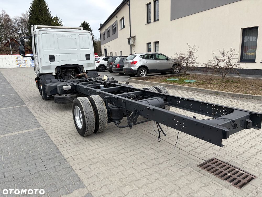 Iveco Eurocargo 100e18 rama do zabudowy 6,4m  poduszka klima - 10