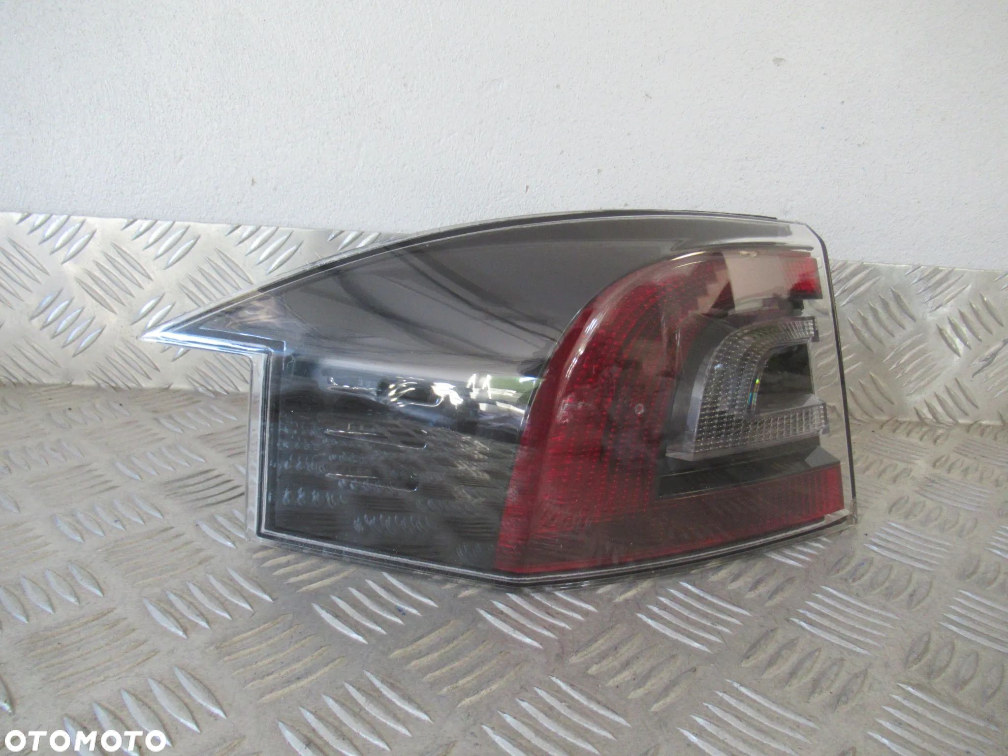 LAMPA TYLNA TYŁ LEWA TESLA MODEL S LIFT 6005920-00-J - 1