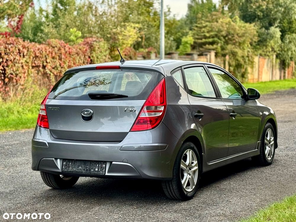 Hyundai i30 1.4 Classic - 10