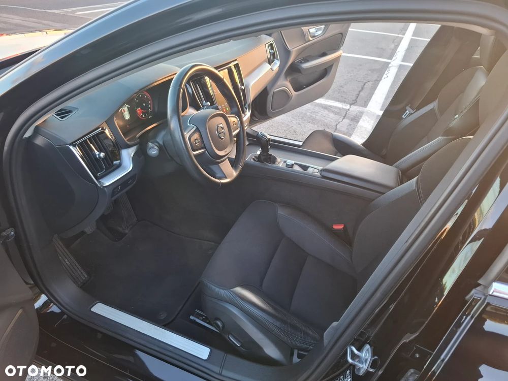 Volvo V60 D3 Momentum - 9