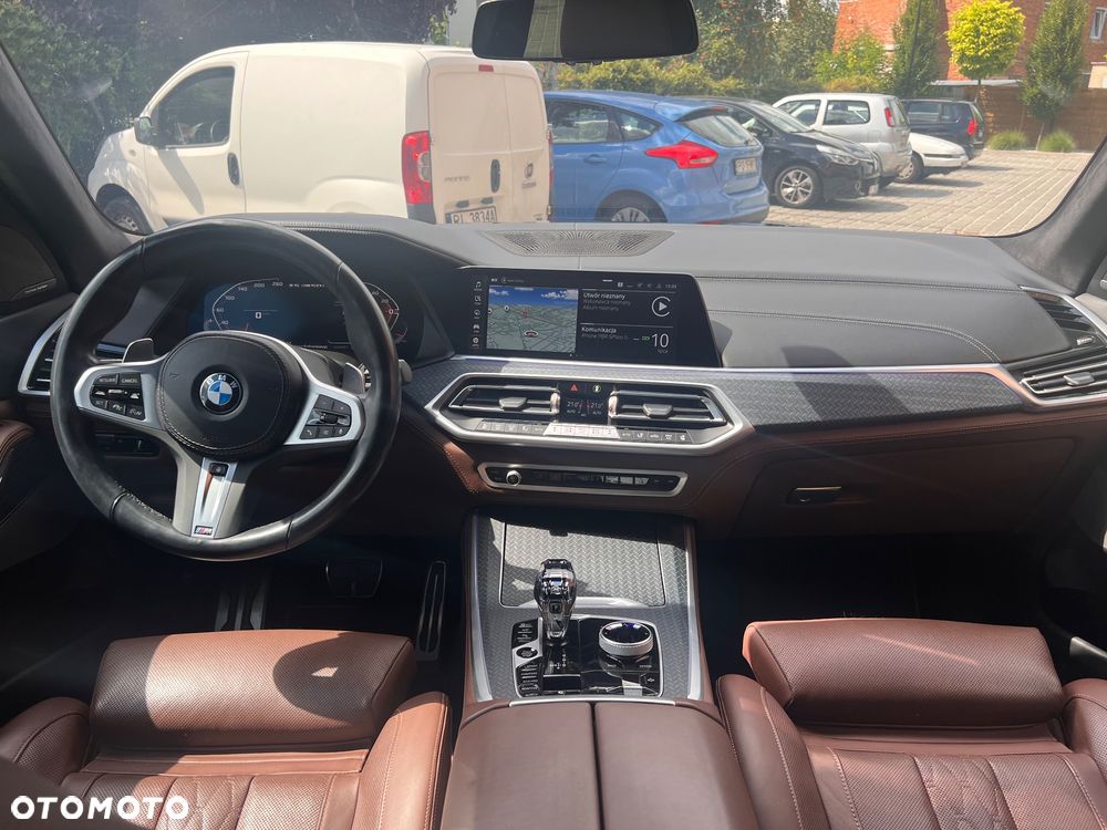 BMW X5 M M50i - 18