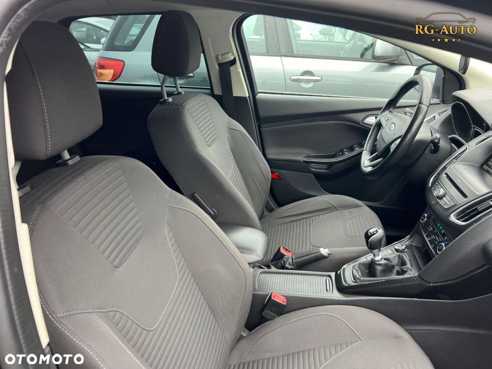 Ford Focus - 24