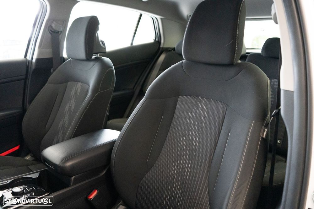 Kia Sportage 1.6 T-GDI AWD Base - 8