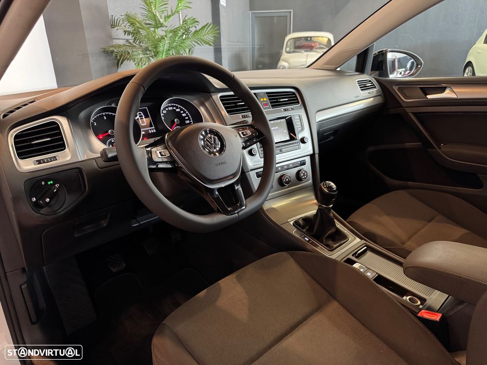 VW Golf 1.6 TDi BlueMotion Trendline - 8