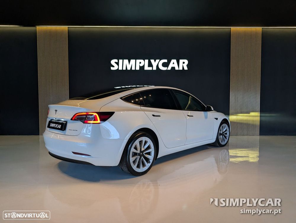 Tesla Model 3 - 4