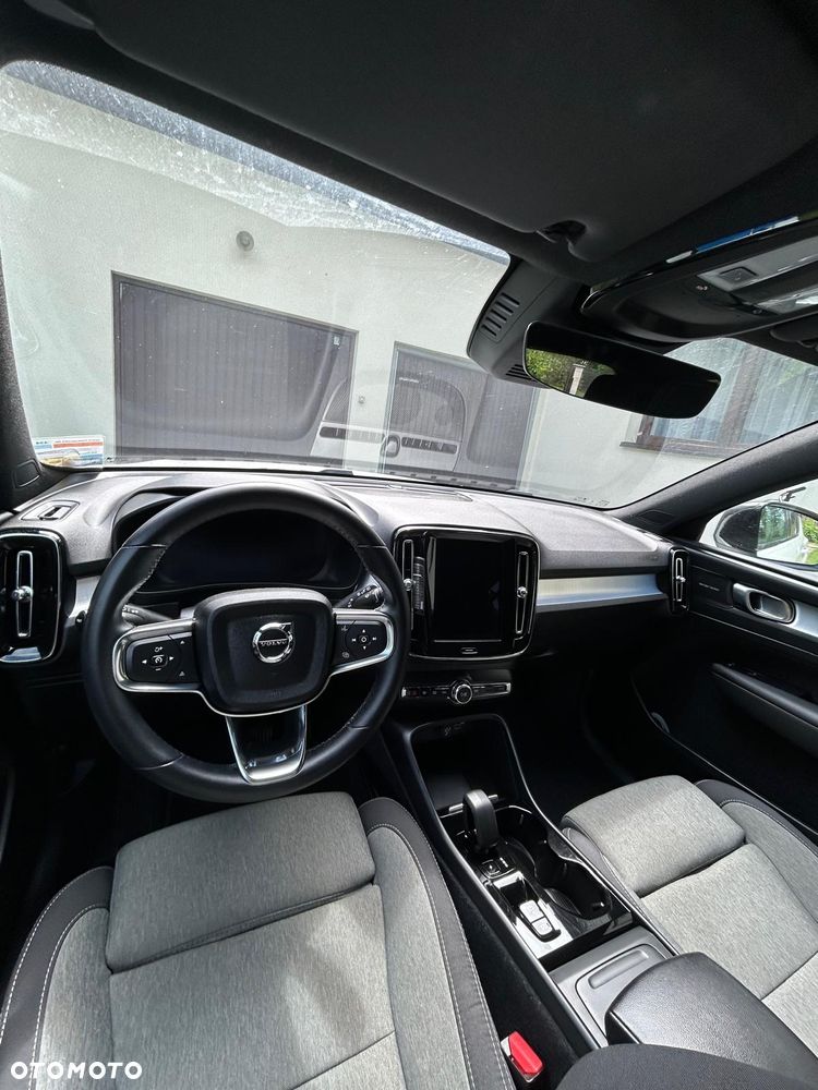 Volvo XC 40 B4 Plus Dark - 8