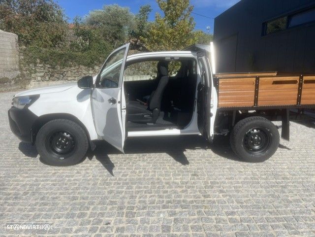 Toyota Hilux - 4
