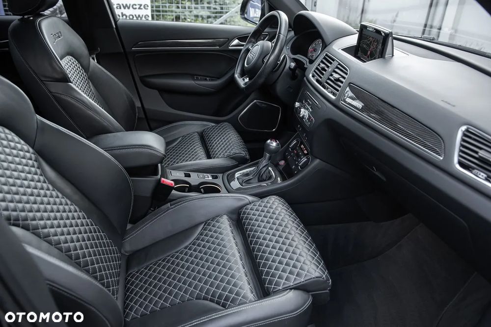 Audi RS Q3 2.5 TFSI quattro S tronic - 36